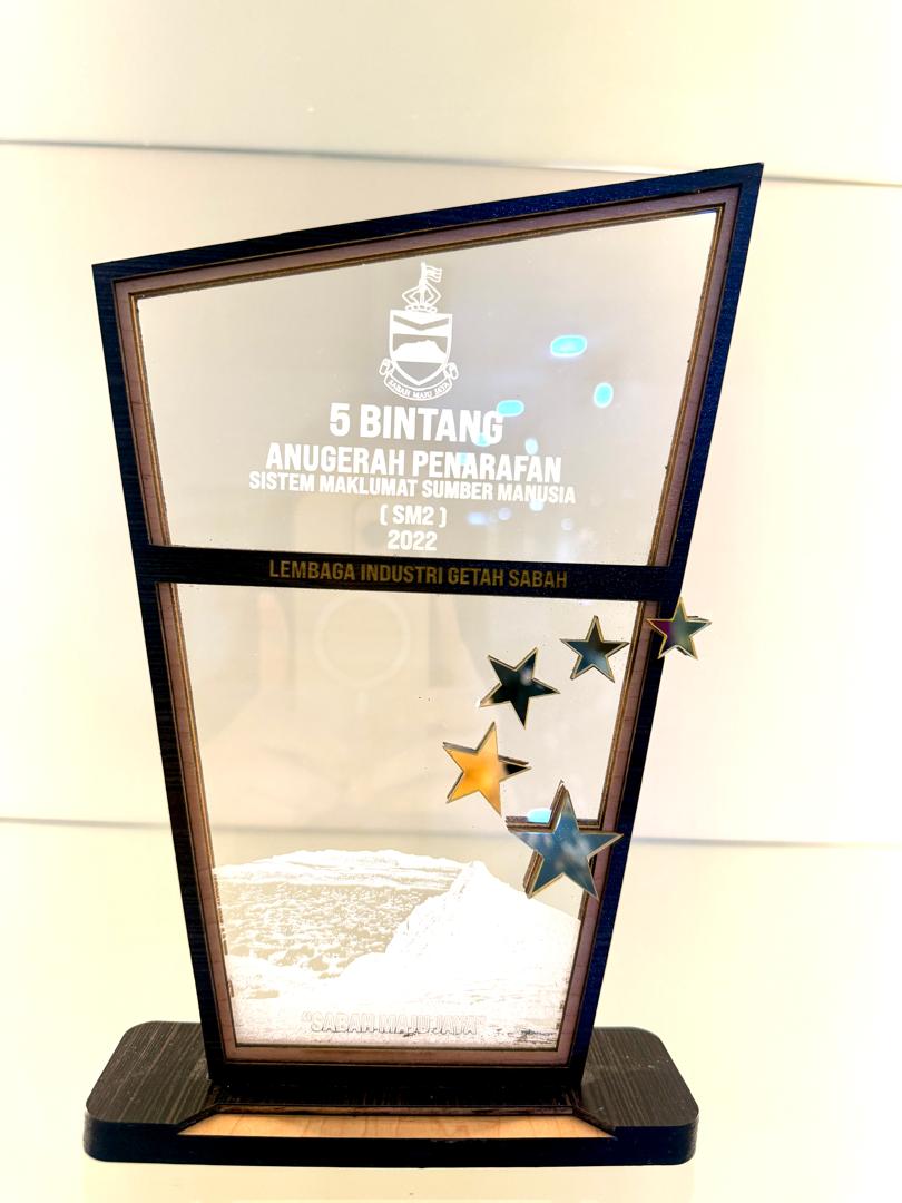 ANUGERAH PENARAFAN 5 BINTANG